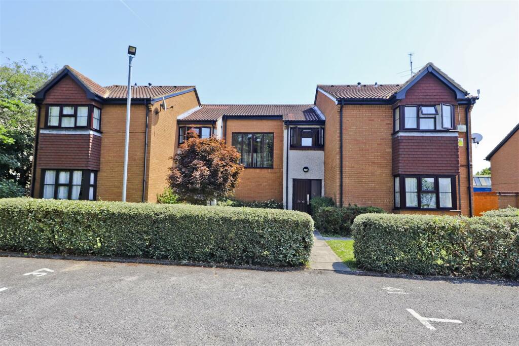 Studio flat for sale Repossessed Houses For Sale